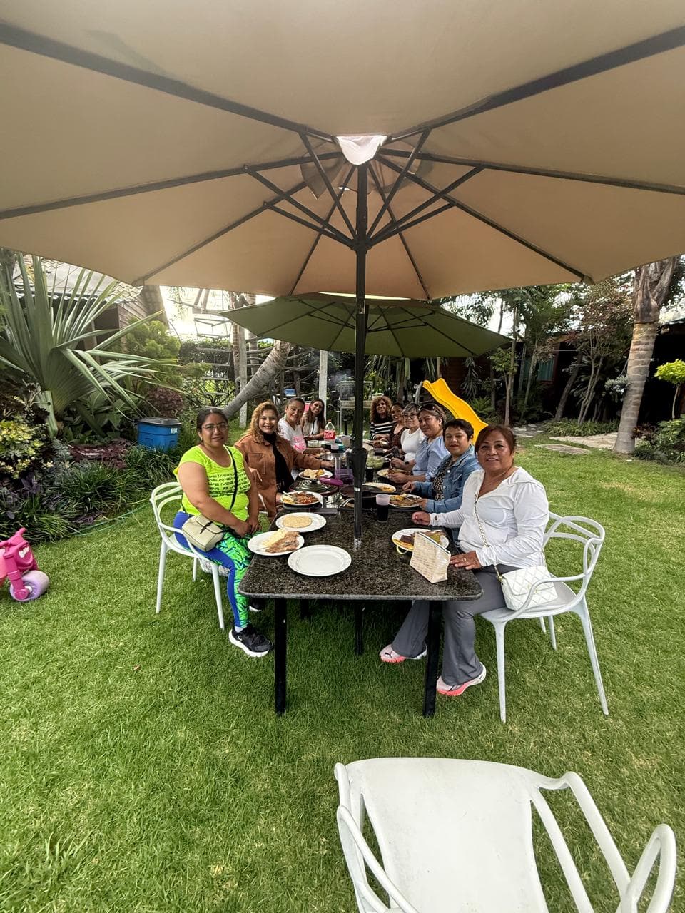 Comunidad Ave Fénix — mujeres reunidas